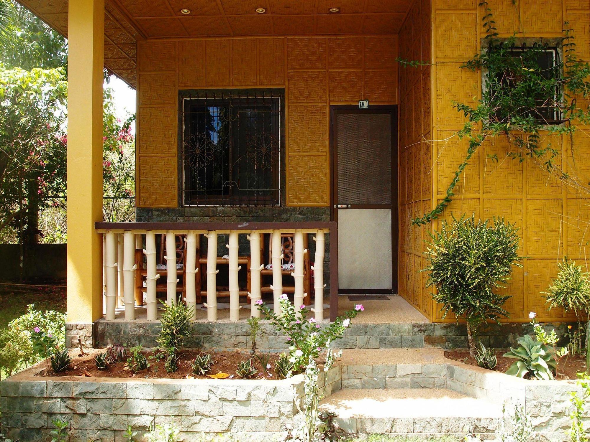 Reddoorz Premium @ Flower Beach Anda Anda  Exterior photo