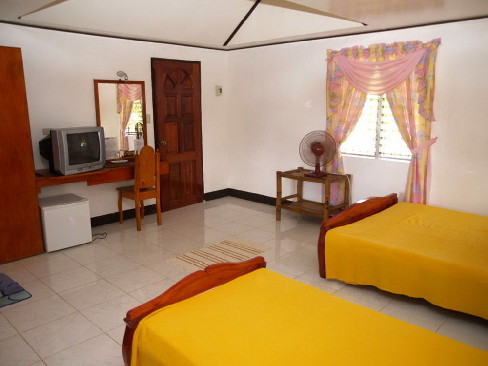 Reddoorz Premium @ Flower Beach Anda Anda  Exterior photo