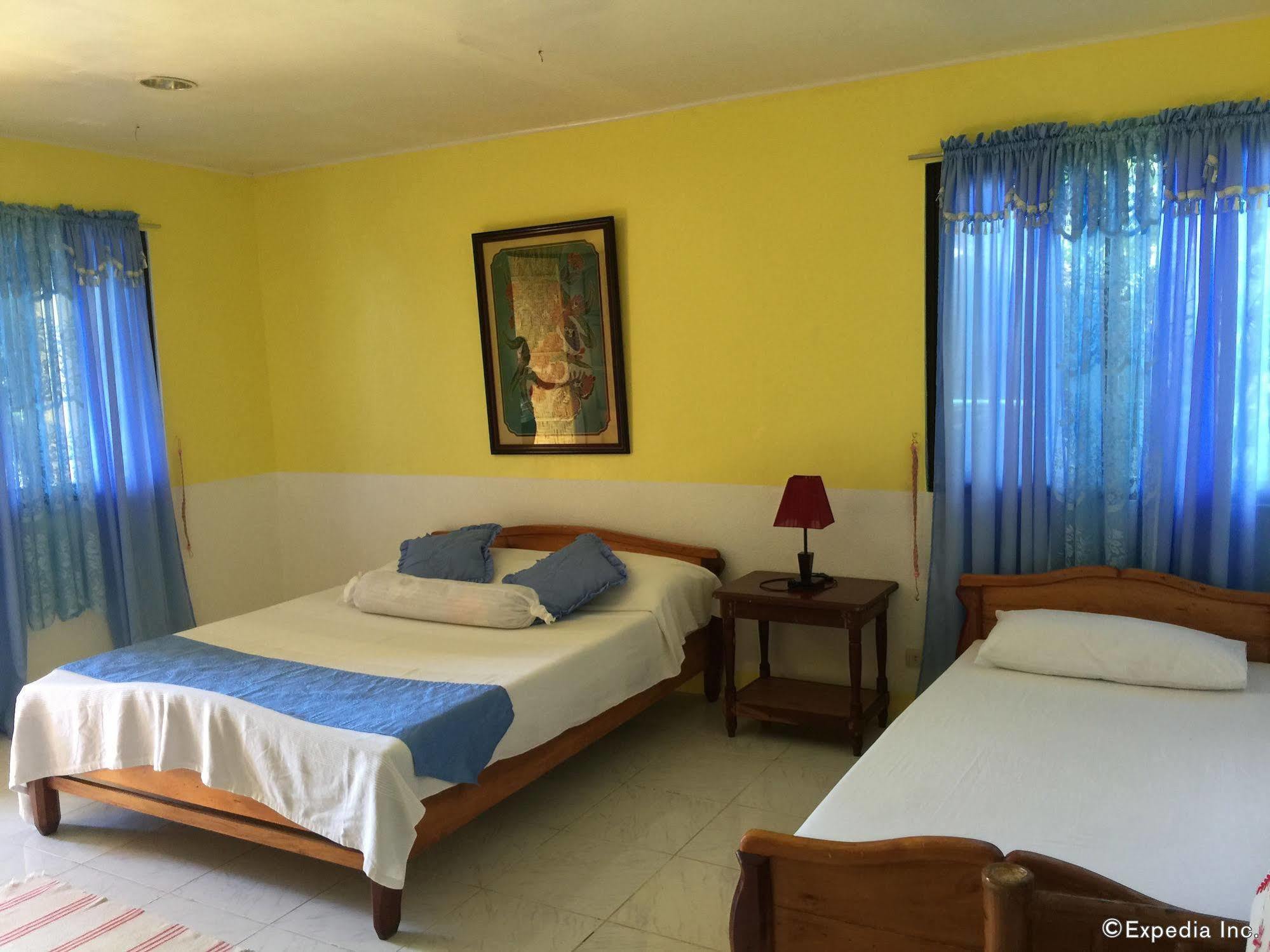Reddoorz Premium @ Flower Beach Anda Anda  Exterior photo