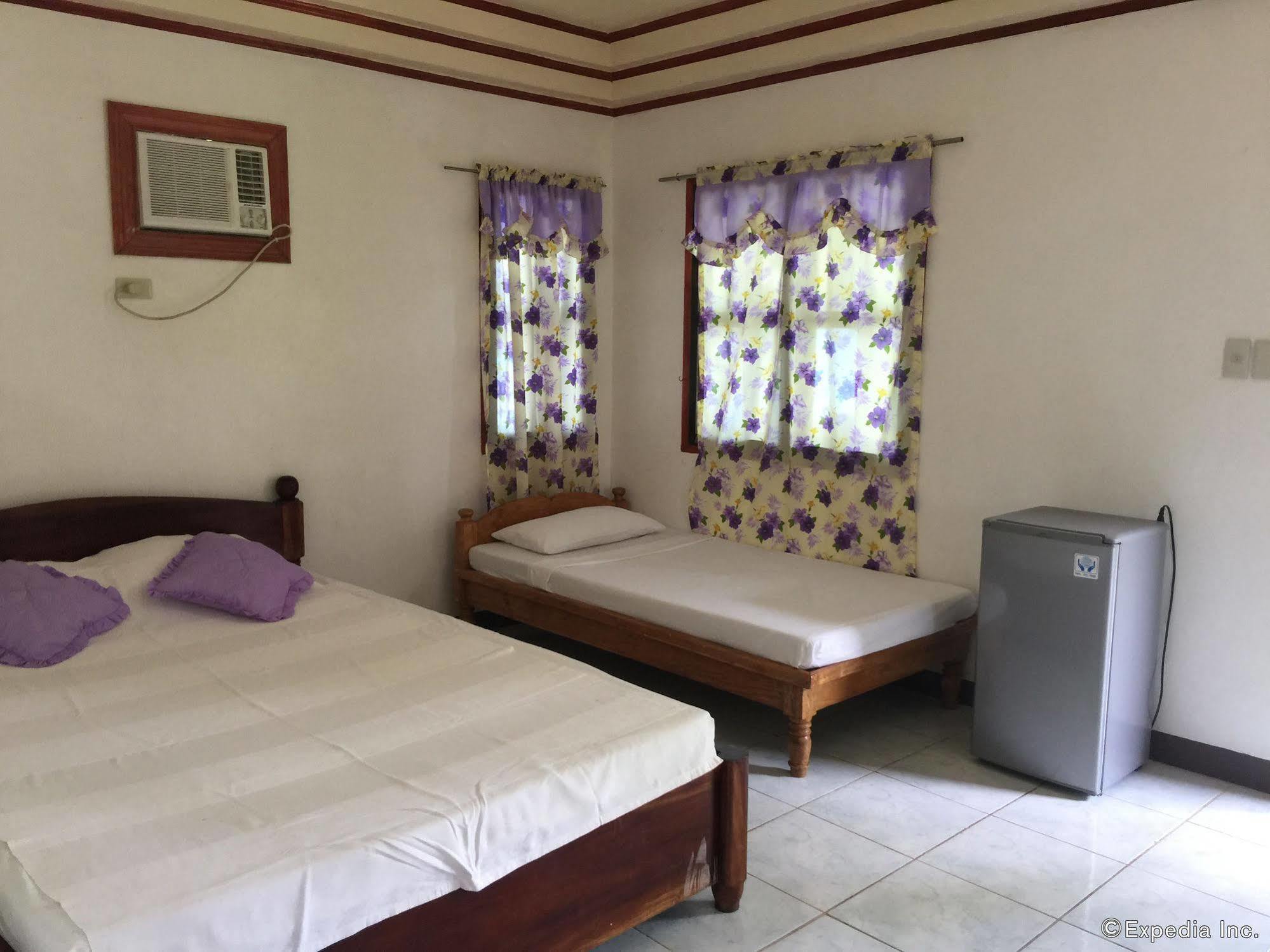 Reddoorz Premium @ Flower Beach Anda Anda  Exterior photo