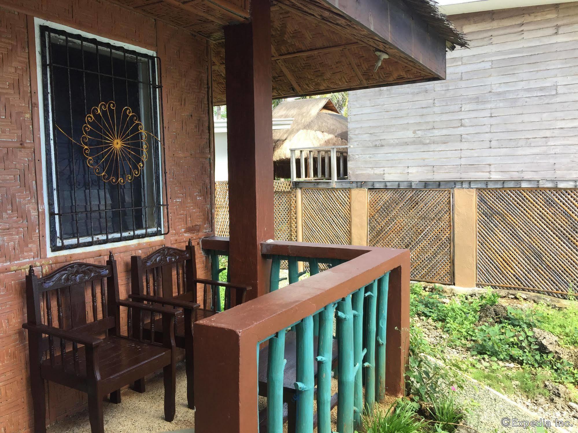 Reddoorz Premium @ Flower Beach Anda Anda  Exterior photo
